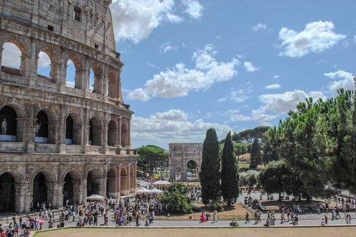 Rome Colosseum Exterior Sunset Walk with Video Souvenir & Photos
