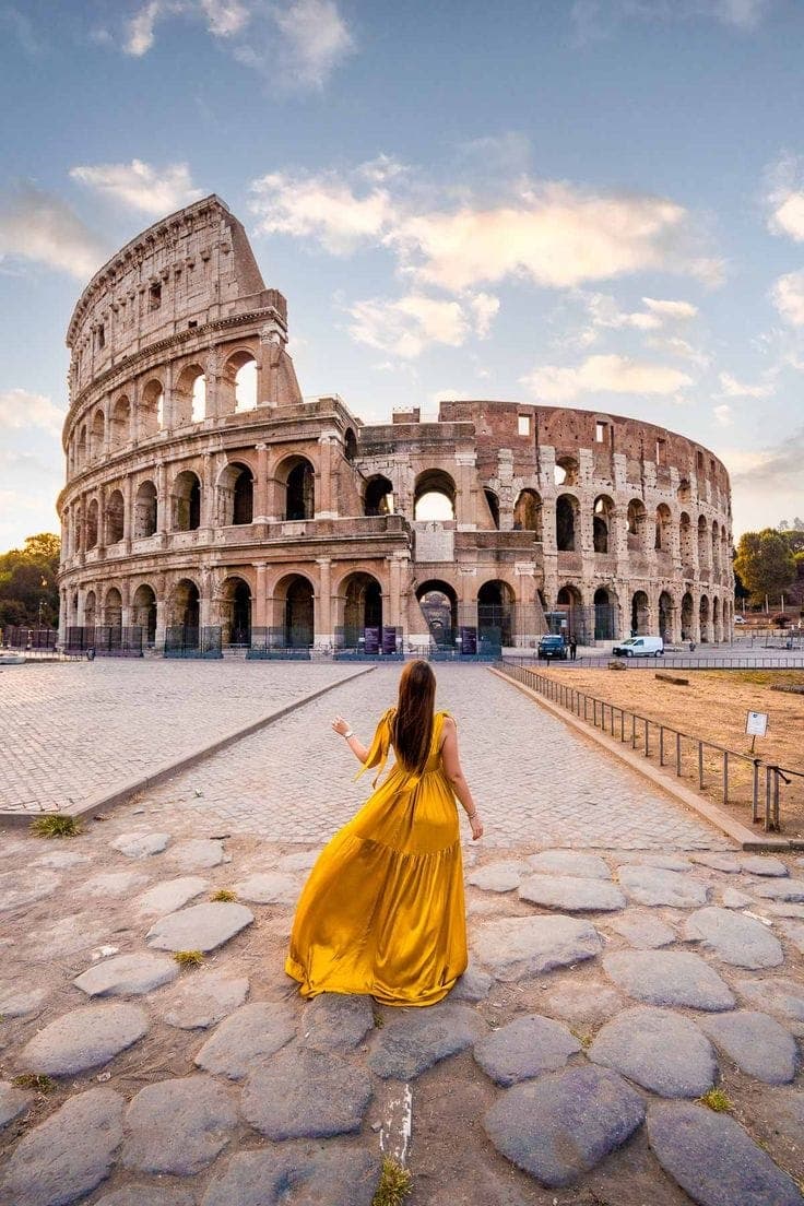 Rome: Hosted Colosseum Entry with Roman Forum & Palatine Hill